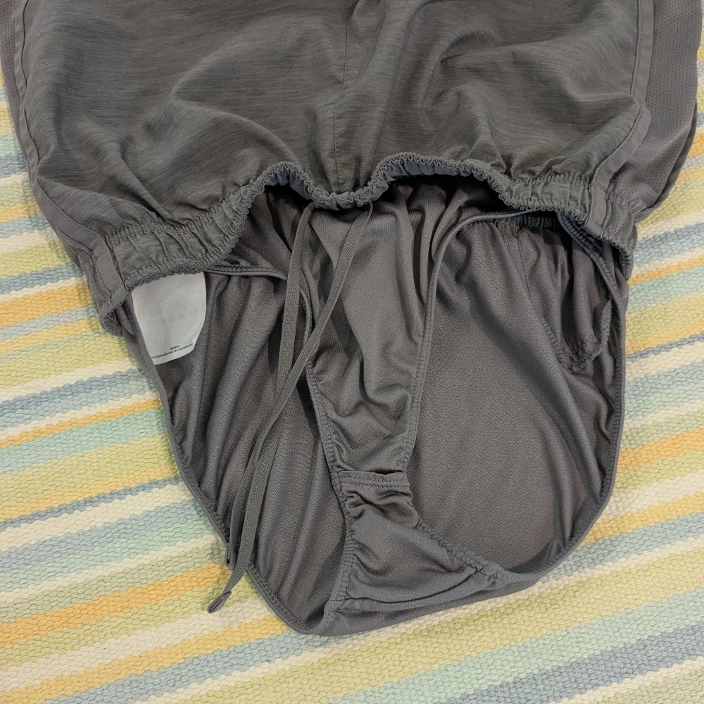 ⭐ Nike Gray Tempo Athletic Shorts Size Small